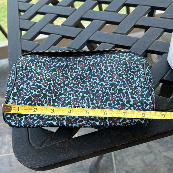 Coach fabric cosmetic bag in EUC - Picture 7 of 9